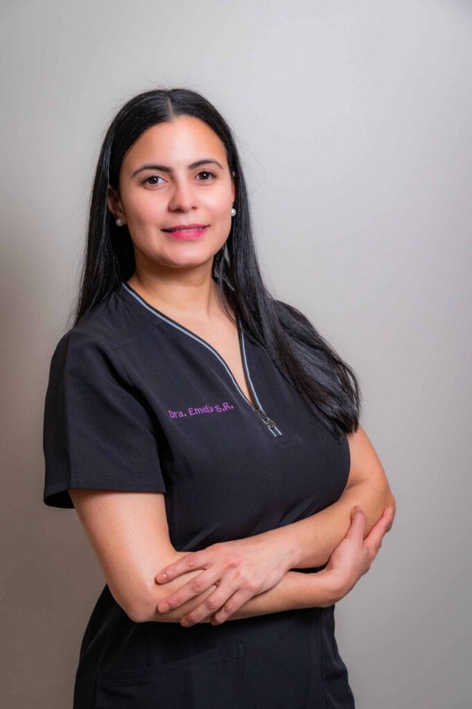Dra Emely soto rosa / implantologa